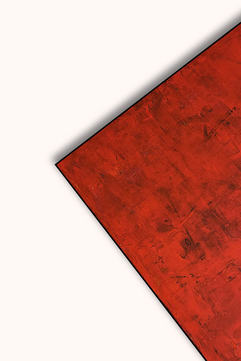 Malerei. Ausschnitt eines roten abstrakten Acrylbildes vor weissem Hintergrund.